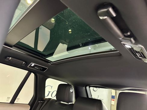 Used 2020 Land Rover Range Rover HSE image 34