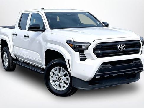 Used 2024 Toyota Tacoma SR image 1