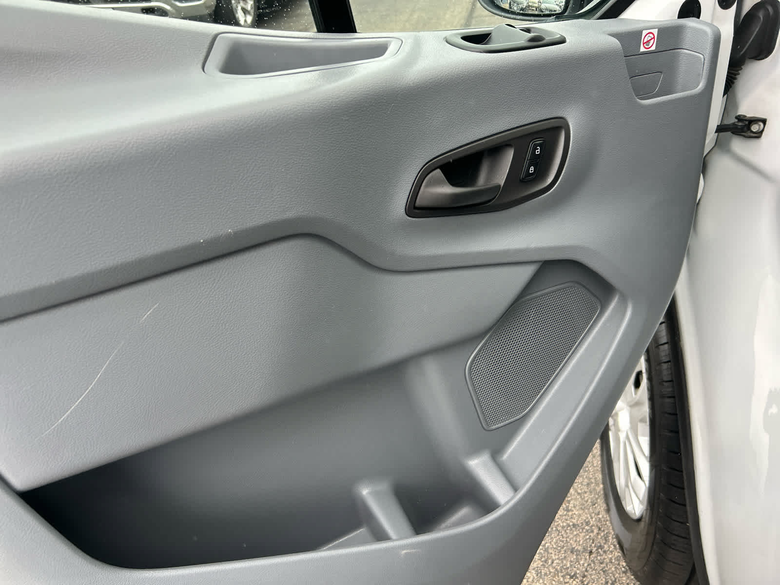 Used 2019 Ford Transit 150 XLT RWD image 10
