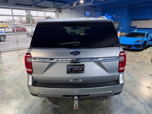 Used 2018 Ford Expedition XLT image 10