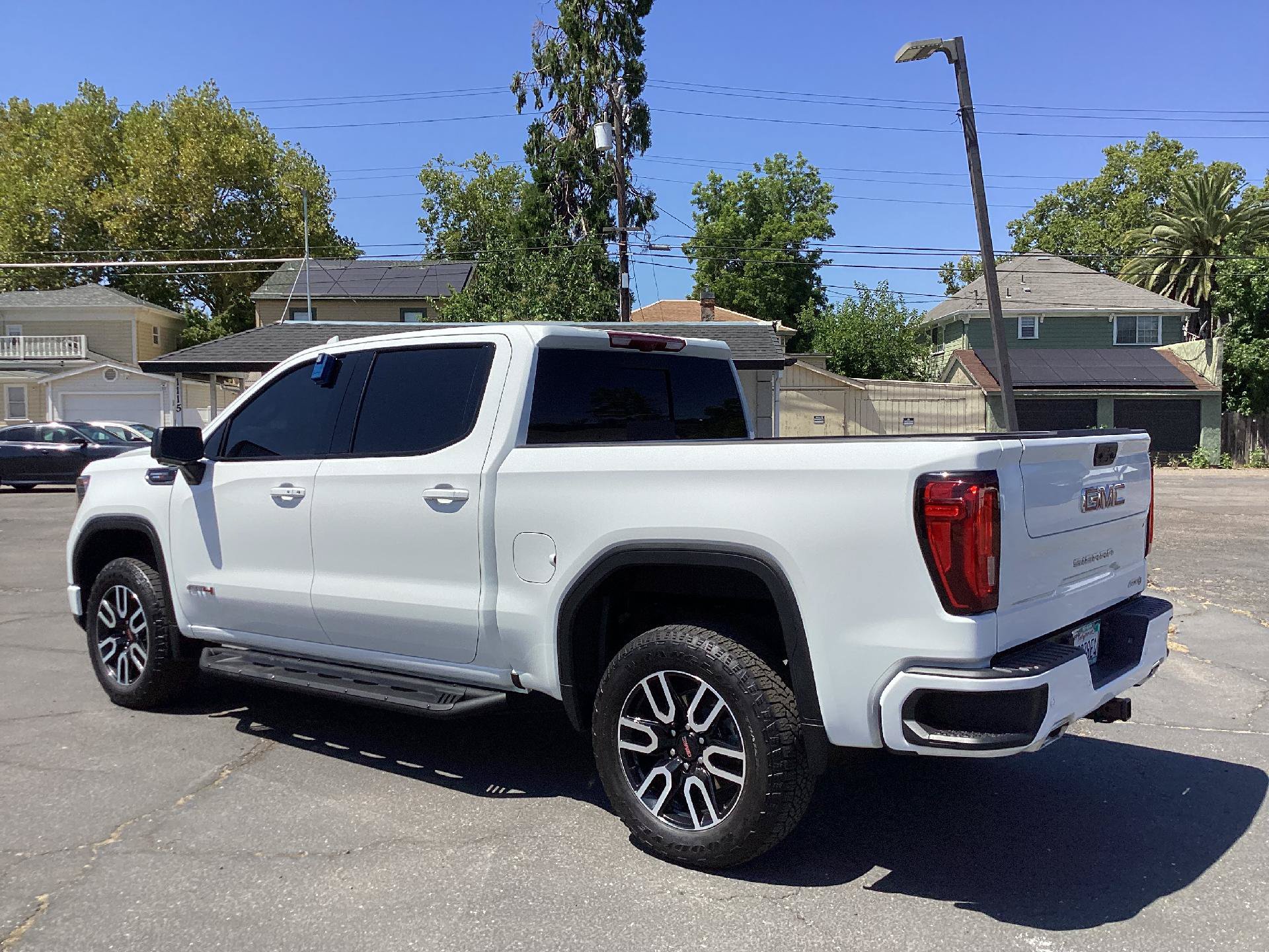 Used 2025 GMC Sierra 1500 AT4 w/ AT4 Premium Package AWD/4WD image 7