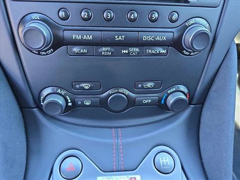 Used 2016 Nissan 370Z NISMO RWD image 19