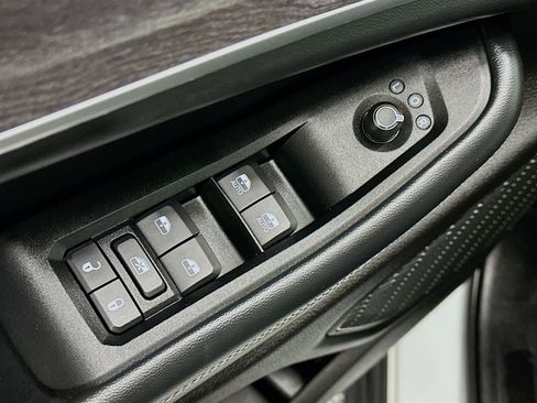 Used 2023 Jeep Grand Cherokee L Limited AWD/4WD image 15