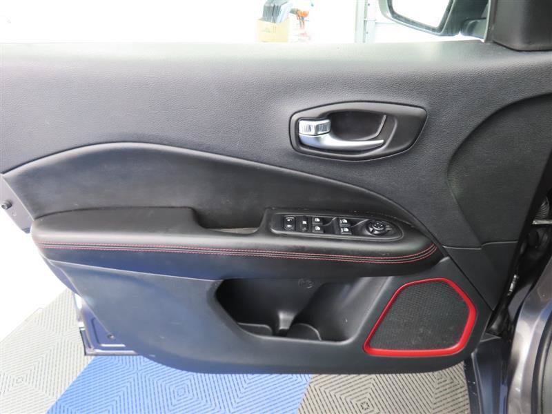Used 2020 Jeep Compass Trailhawk AWD/4WD image 20