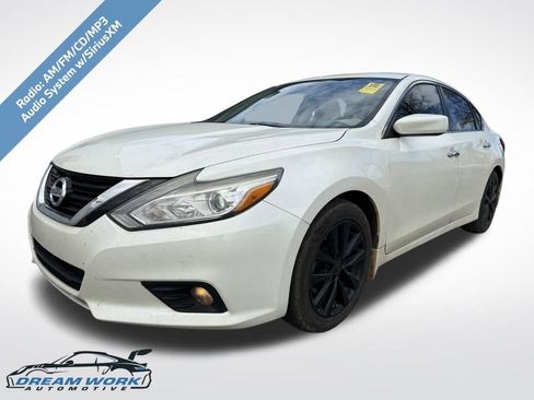 Used 2016 Nissan Altima 2.5 SV image 1