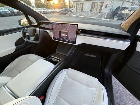 Used 2022 Tesla Model X Plaid AWD/4WD image 9