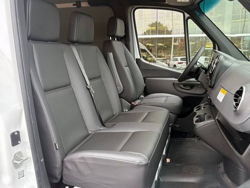 Used 2026 Mercedes-Benz Sprinter 2500 image 21