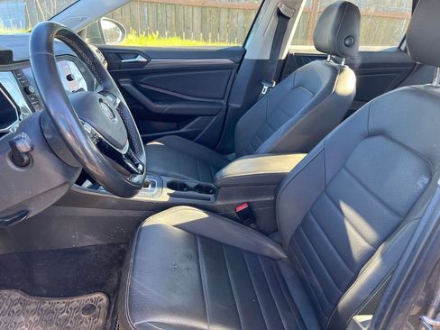 Used 2021 Volkswagen Jetta SEL image 4