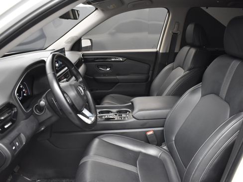 Used 2023 Honda Pilot Touring image 8