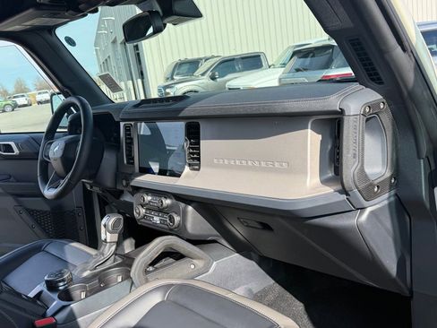 New 2025 Ford Bronco Outer Banks w/ Sasquatch Package image 16