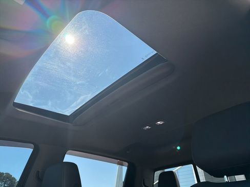 Used 2022 Chevrolet Silverado 1500 LTZ w/ LTZ Premium Package image 33