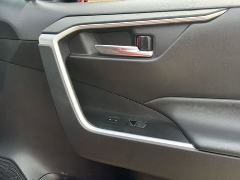 Used 2024 Toyota RAV4 XLE w/ Convenience Package FWD image 29