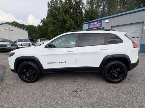 Used 2022 Jeep Cherokee Latitude w/ Sun & Sound Group AWD/4WD image 2