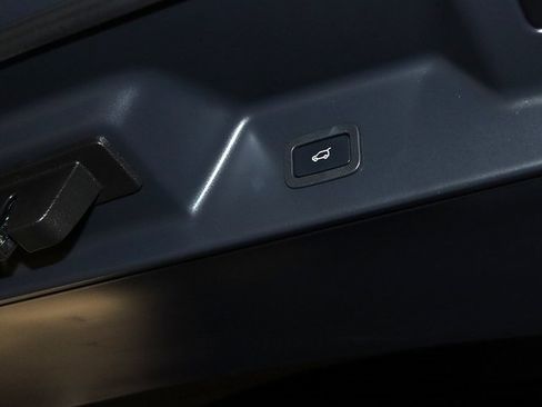 Used 2019 Land Rover Range Rover HSE image 35