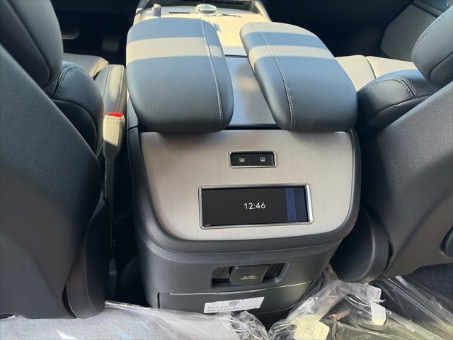 New 2025 Lincoln Navigator Reserve AWD/4WD image 13