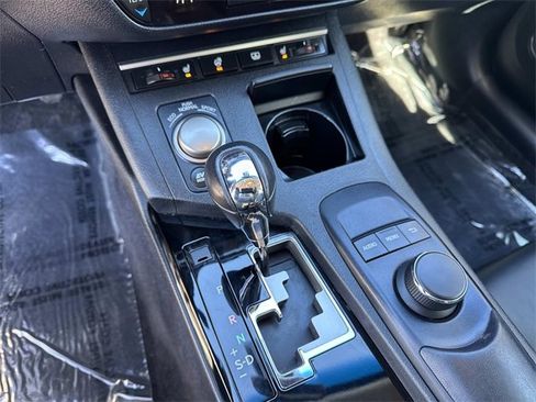 Used 2013 Lexus ES 300h image 27