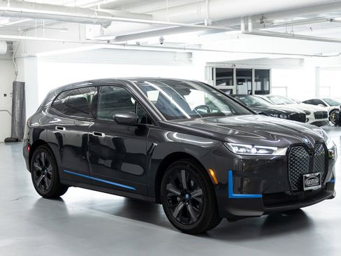 Used 2024 BMW iX xDrive50 w/ Convenience Package AWD/4WD image 6
