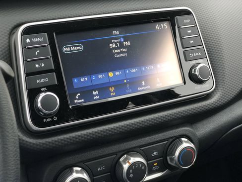 New 2025 Nissan Kicks Play S image 27