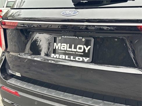 Used 2025 Ford Explorer ST-Line w/ ST-Line Street Pack image 7