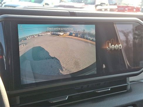 Used 2024 Jeep Wrangler Sport S image 18