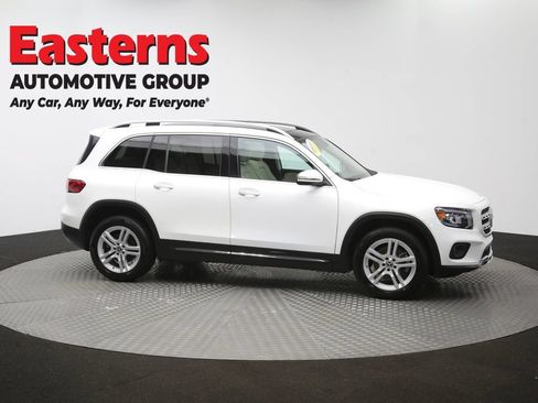 Used 2021 Mercedes-Benz GLB 250 4MATIC w/ Premium Package image 49