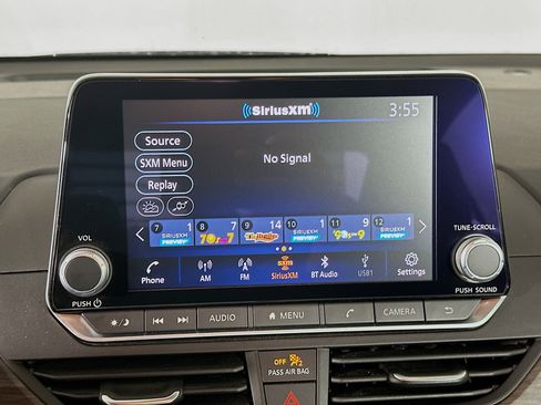 Used 2025 Nissan Altima 2.5 SV image 21