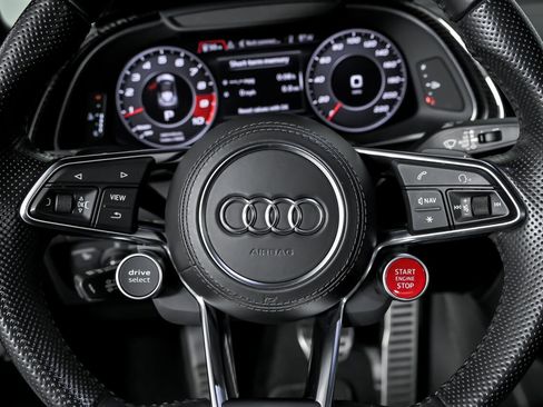 Used 2017 Audi R8 V10 w/ Ceramic Brake Package image 31