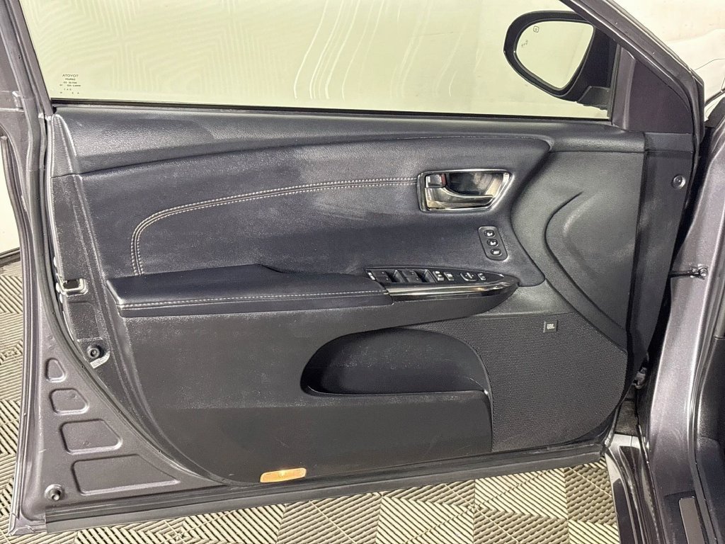 Used 2016 Toyota Avalon Limited w/ Toyota Safety Sense Package FWD image 10