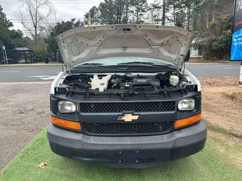 Used 2015 Chevrolet Express 2500 Extended image 9