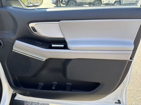 Used 2025 Ford Expedition Active image 14