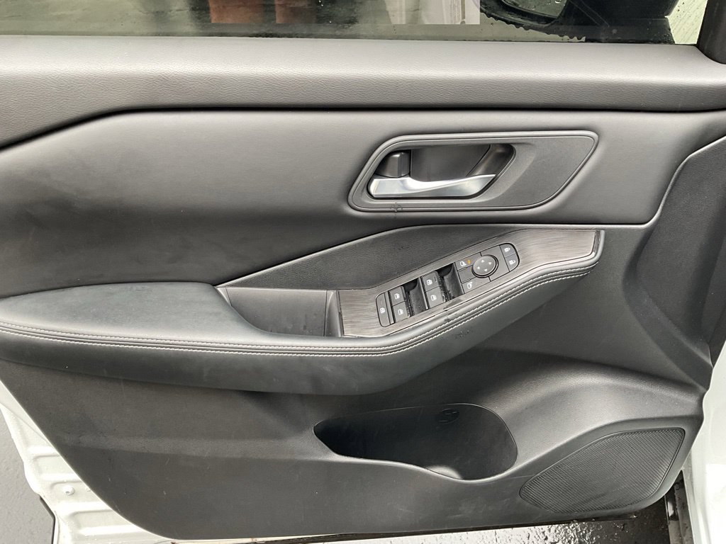 Used 2026 Nissan Rogue SV AWD/4WD image 11