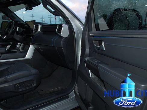 Used 2024 Toyota Sequoia Platinum AWD/4WD image 17