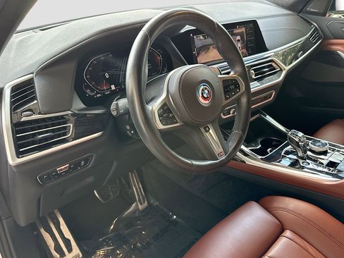 Used 2022 BMW X7 xDrive40i w/ M Sport Package image 9