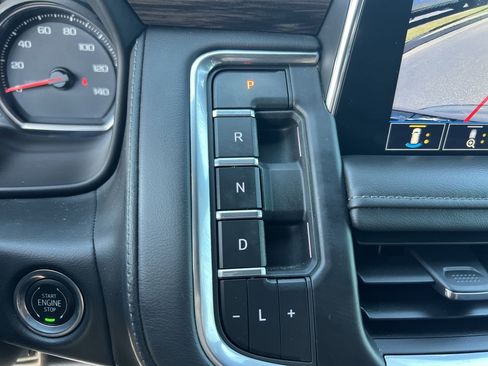 Used 2021 Chevrolet Tahoe Z71 w/ Z71 Signature Package AWD/4WD image 26