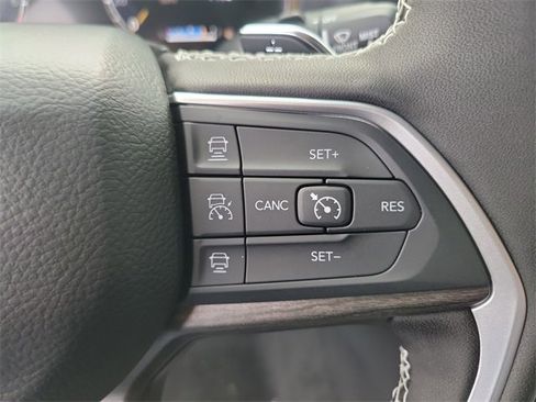 New 2025 Jeep Grand Cherokee L Limited image 25