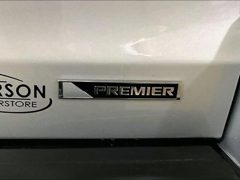 Used 2018 Chevrolet Suburban Premier AWD/4WD image 26
