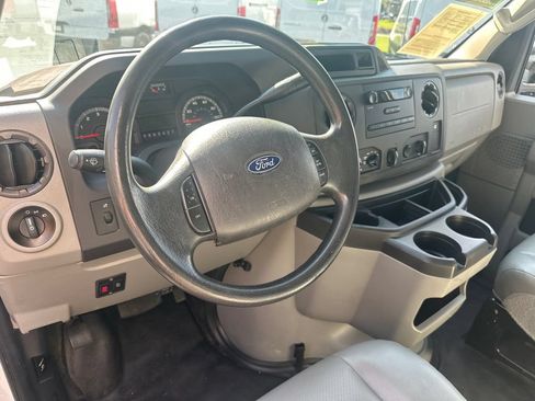 Used 2019 Ford E-450 and Econoline 450 Super Duty w/ Power Windows & Locks Group RWD image 17