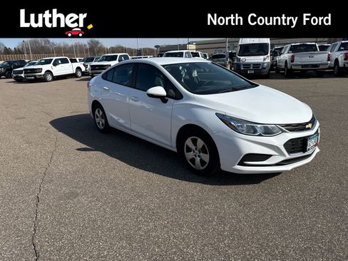 Used 2018 Chevrolet Cruze LS image 1