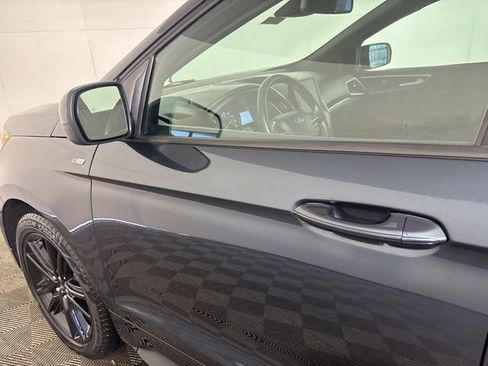 Used 2024 Ford Edge ST-Line w/ Class II Trailer Tow Package AWD/4WD image 13