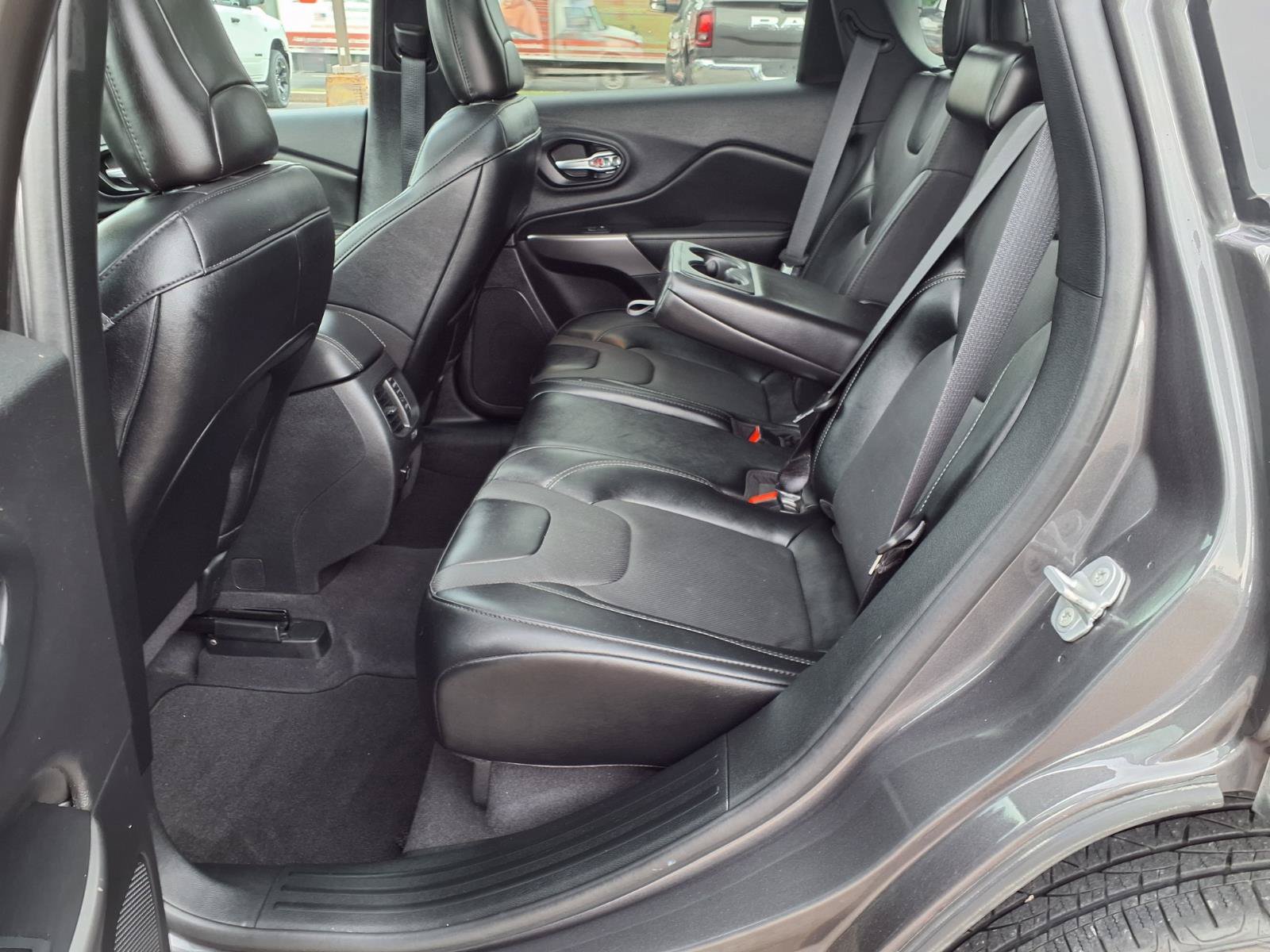 Used 2022 Jeep Cherokee Latitude Lux AWD/4WD image 19