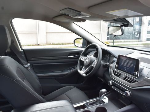 Used 2025 Nissan Altima 2.5 SV image 21