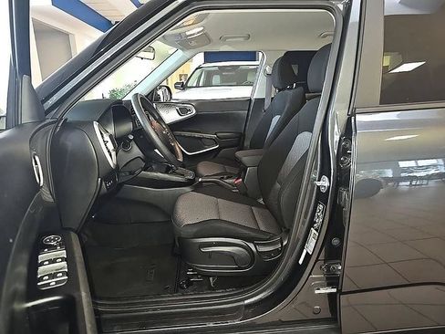 Used 2023 Kia Soul LX FWD image 14