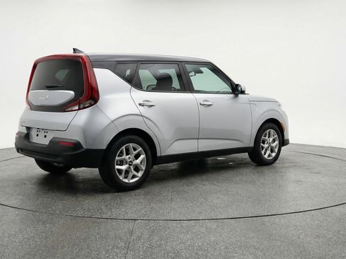 Used 2025 Kia Soul LX w/ LX Technology Package image 9