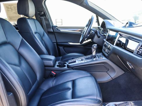 Used 2020 Porsche Macan S AWD/4WD image 18