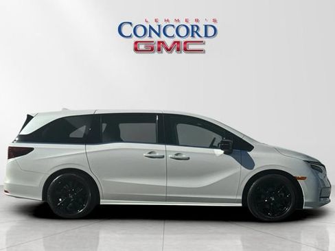 Used 2023 Honda Odyssey Sport image 3