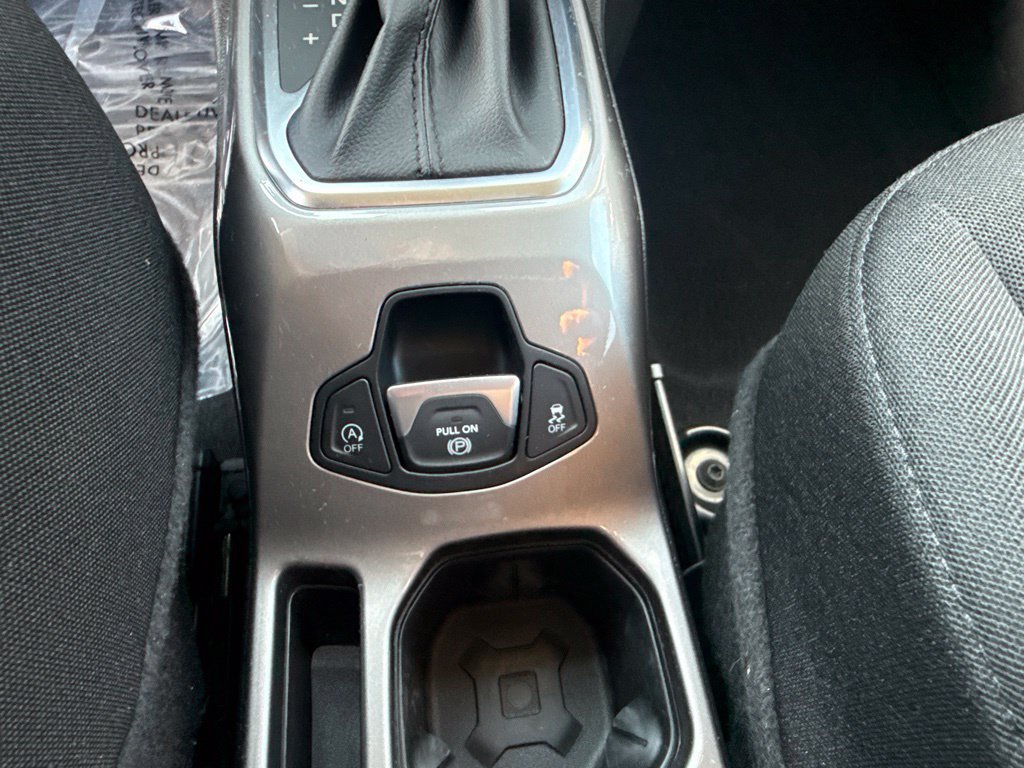 Used 2022 Jeep Renegade Latitude w/ Convenience Group AWD/4WD image 28