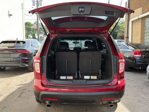 Used 2014 Ford Explorer XLT w/ Equipment Group 202A AWD/4WD image 27