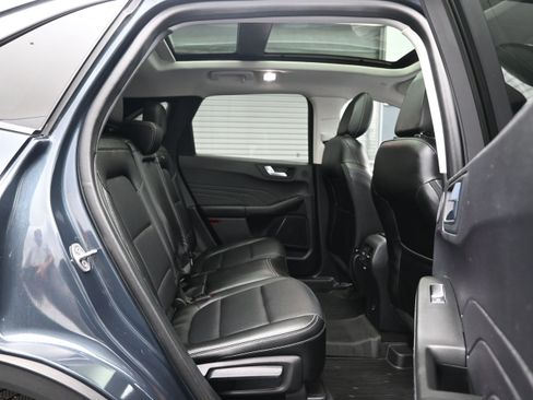 Used 2022 Ford Escape SEL w/ Technology Package FWD image 12