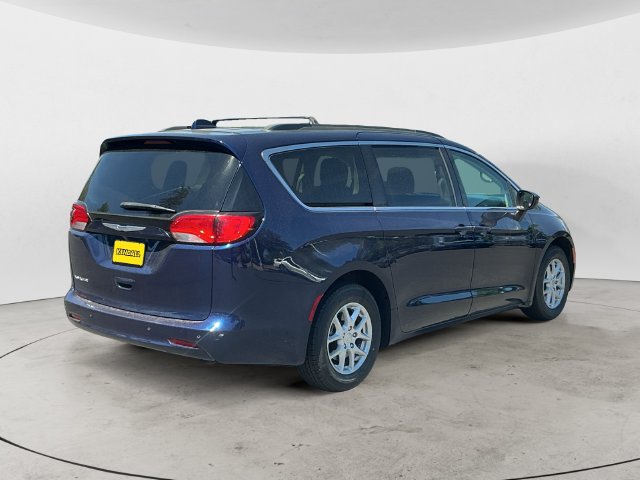 Used 2020 Chrysler Voyager LX w/ Cold Weather Group FWD image 5