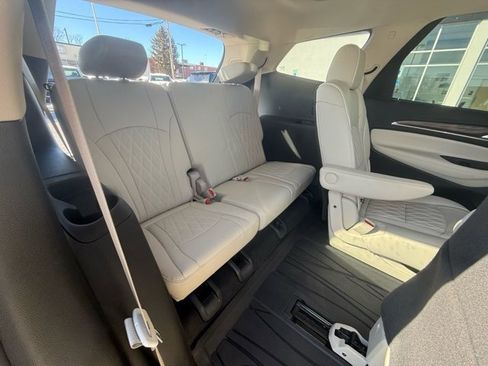 Used 2024 Buick Enclave Avenir w/ Avenir Technology Package image 19